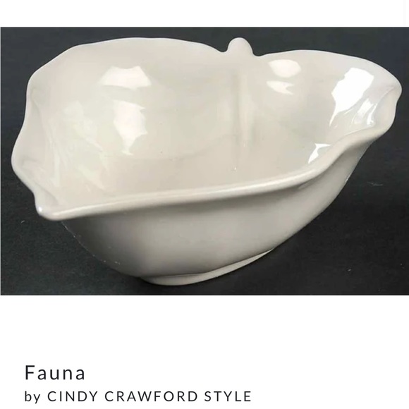 cindy crawford Other - Small white ceramic leaf bowl by Cindy Crawford